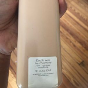 Very large Estée Lauder Double wear foundation